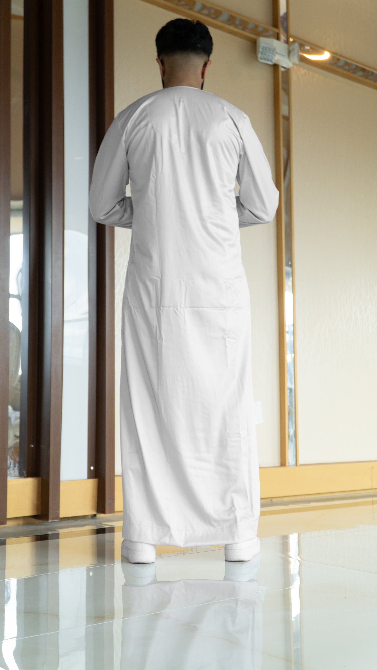 Pristine White Emirati Thobe