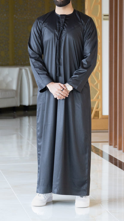 Midnight Black Emirati Thobe - Al-Jameel